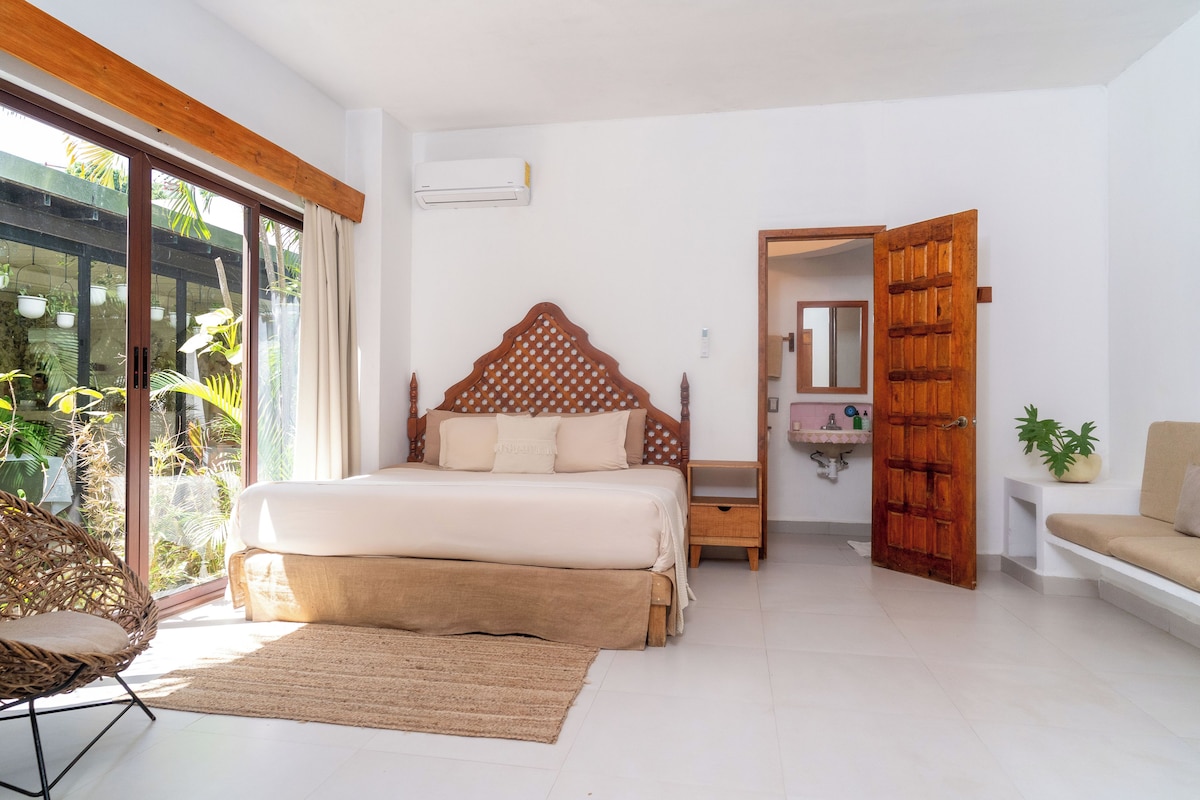Deluxe Room con cama king en Enigmatic Boutique Hotel Cancún (hasta 2 personas)