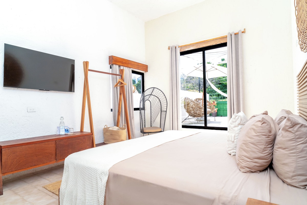 Standard Room con cama matrimonial en Enigmatic Boutique Hotel Cancún (hasta 2 personas)