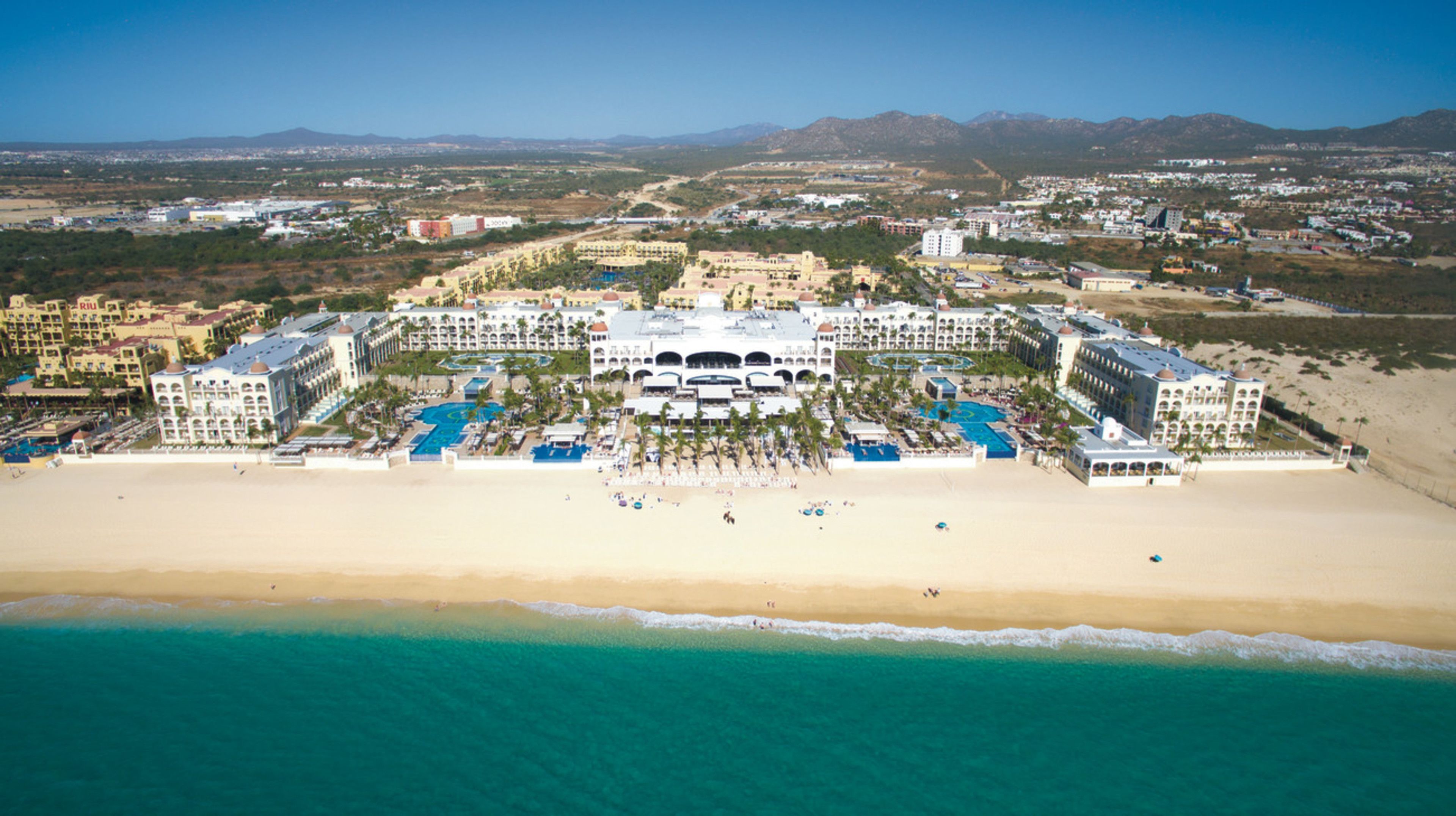 Beachfront Aerial 54a1148b de Hotel Riu Palace Cabo San Lucas - All Inclusive