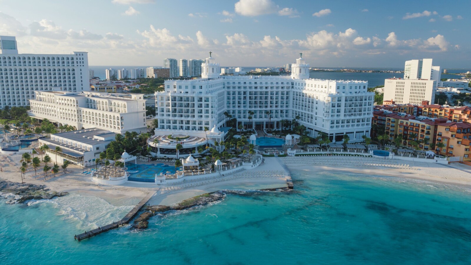 Aerial View 03 de Hotel Riu Palace Las Americas - Adults Only- All Inclusive