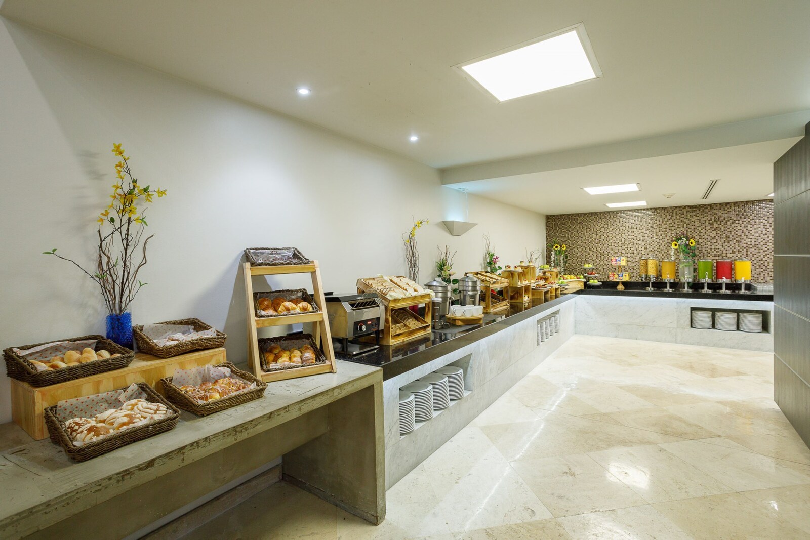 Breakfast de Real Inn Tijuana by Camino Real Hotels