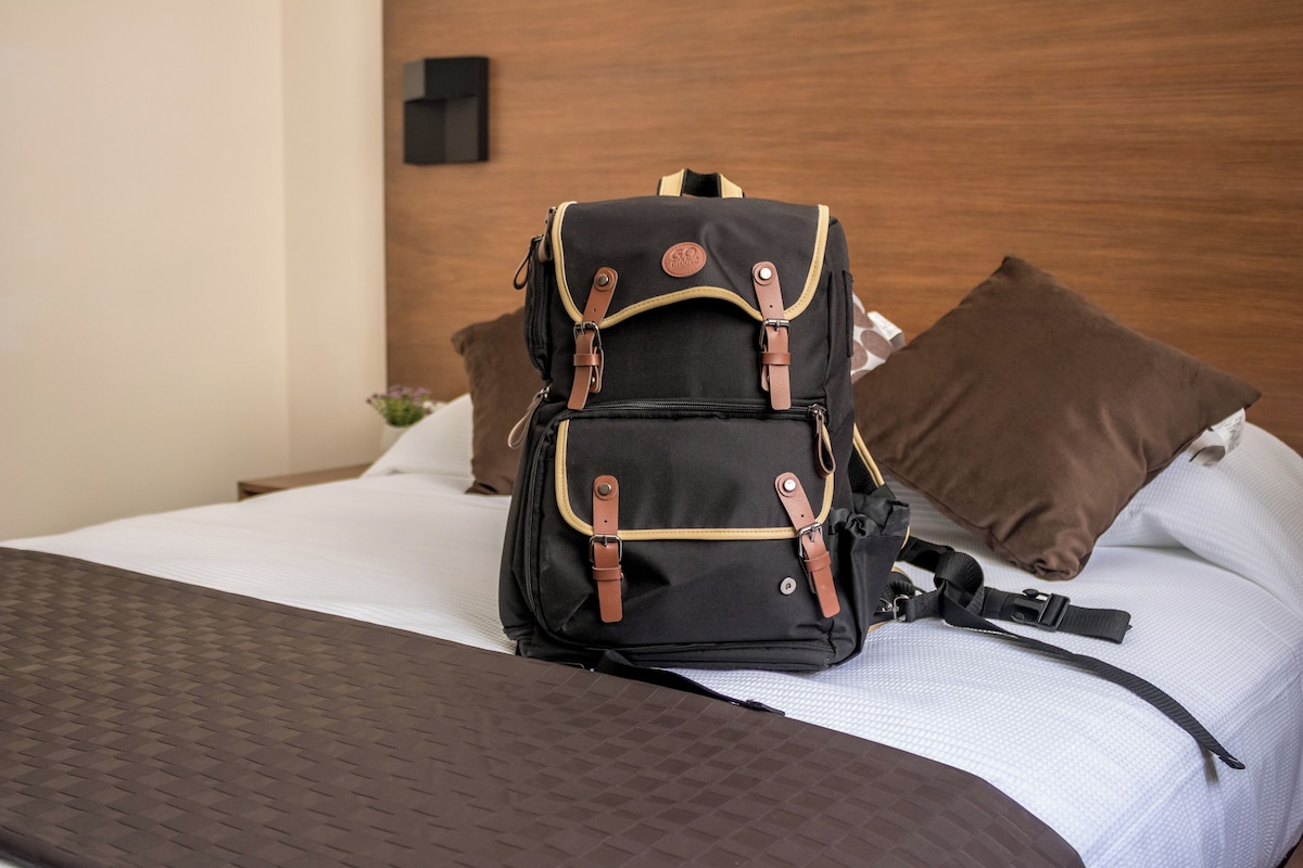 Habitación superior con cama queen en Viento Suites Cancún (hasta 2 personas)